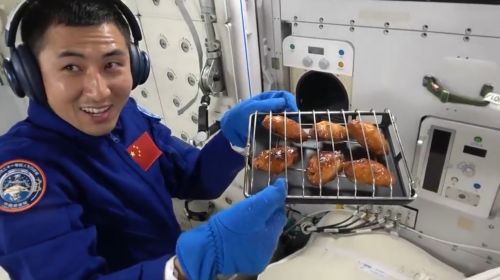 《经济日报》发布专题报道，点... 智能公会 全球智能产品评测和资讯平台