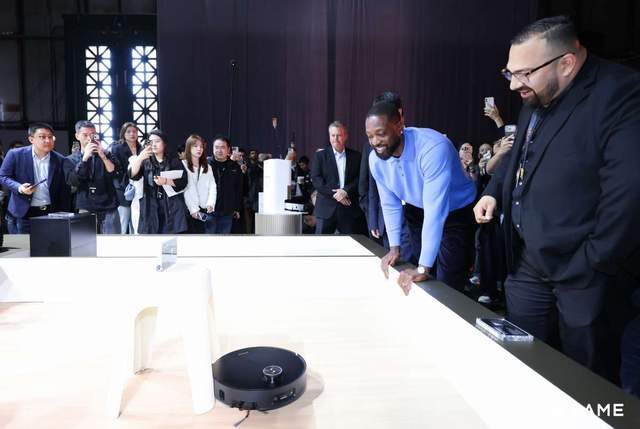 “闪电侠”韦德当“陪练”，追觅扫地机硅谷上演极限避障 智能公会