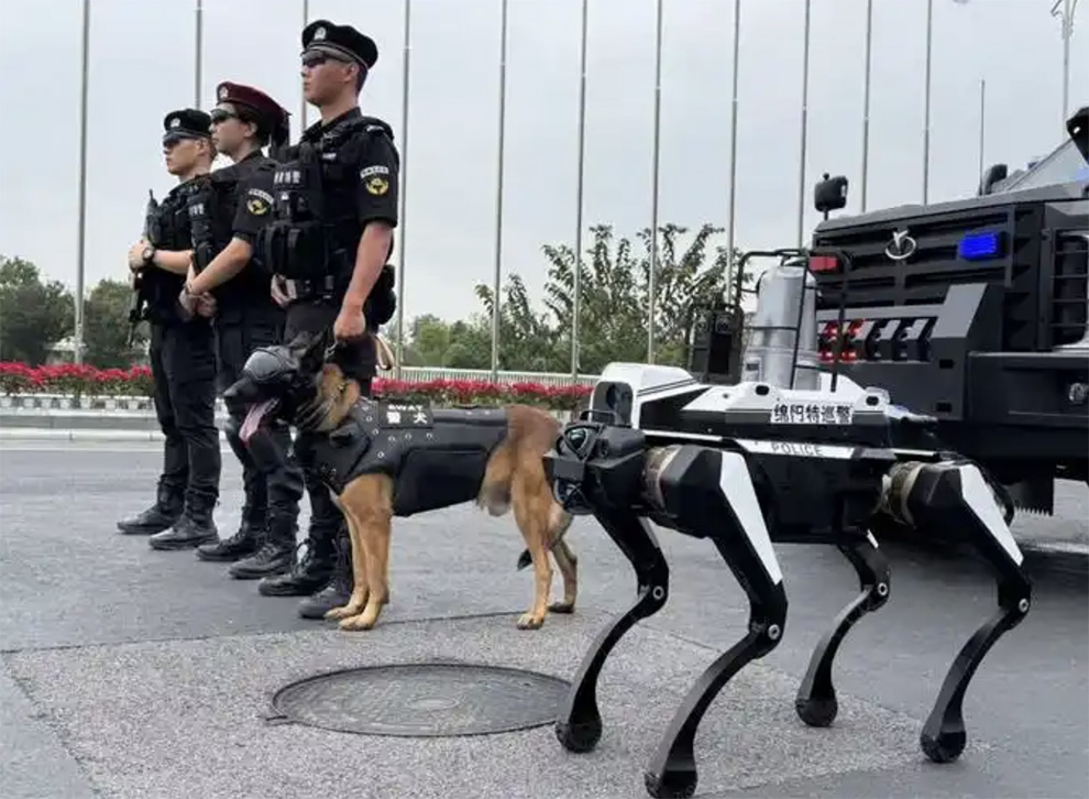 警务的新搭档:具身智能如何把治安痛点变成爽点？ 智能公会