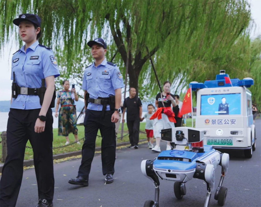 警务的新搭档:具身智能如何把治安痛点变成爽点？ 智能公会