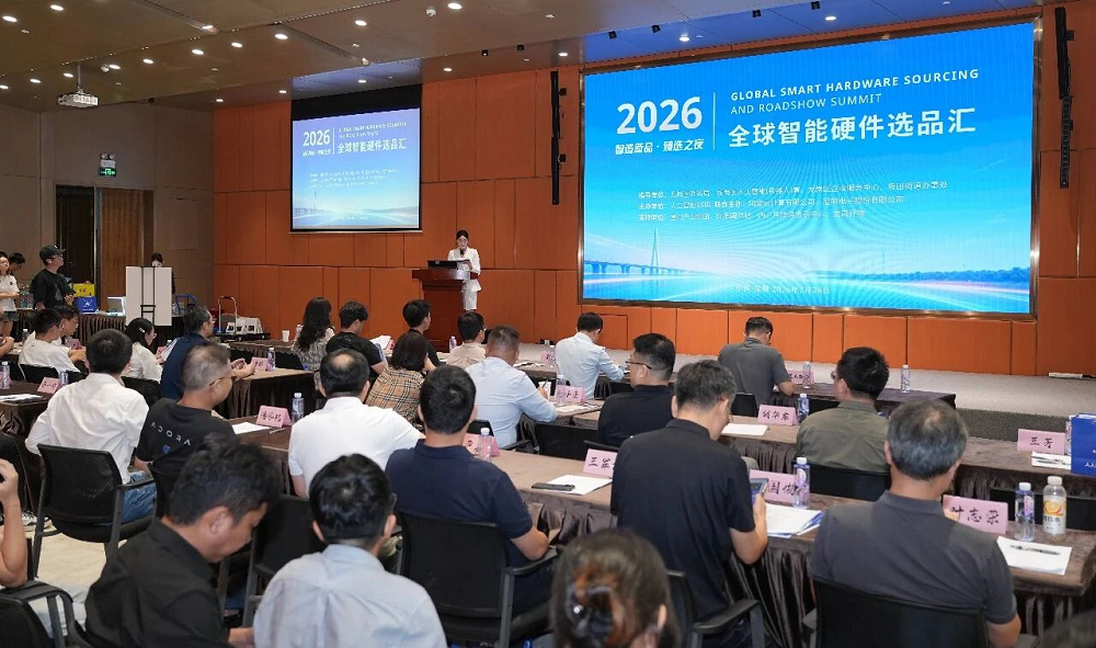 码客龙LongMini正式发布：让AI从“回答问题”走向“完成工作” 智能公会